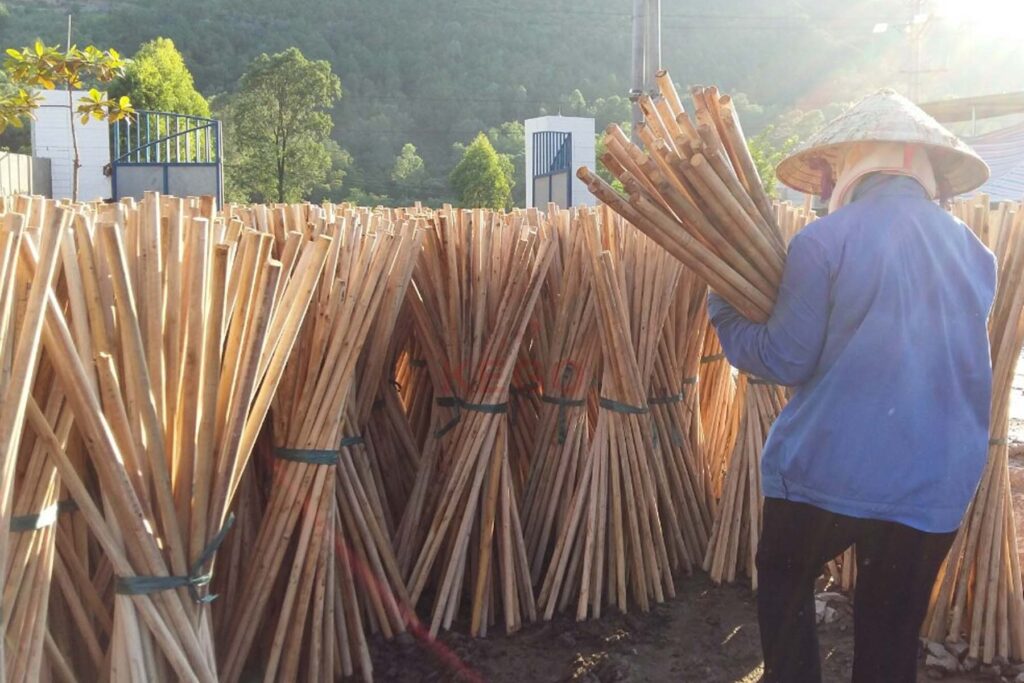 Kego - Wooden Broom Handles