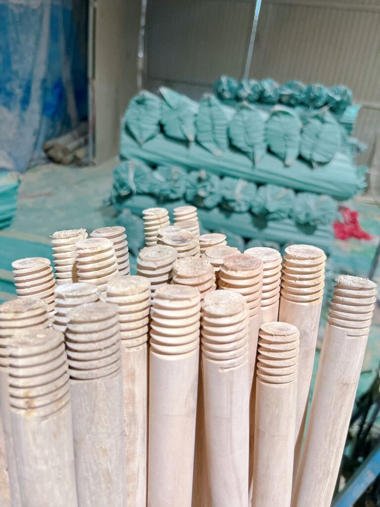 Wooden Broom Handles Made in Vietnam